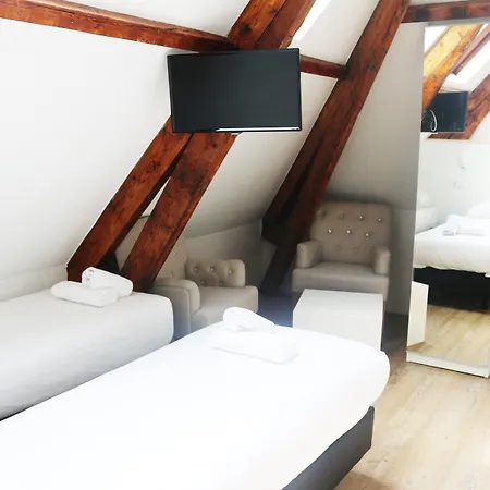 Max アムステルダム