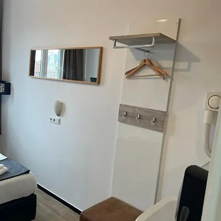 Max Szálloda 2*