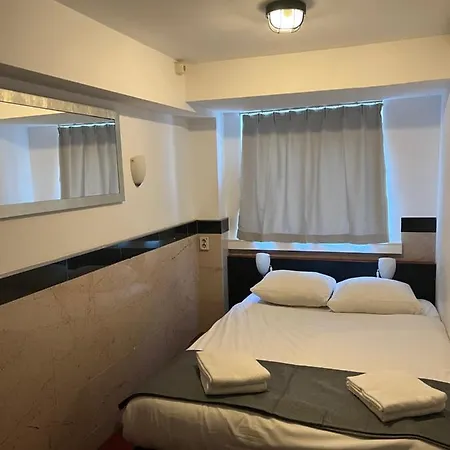 Szálloda Max 2*