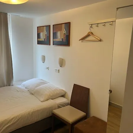 Max 2* Amszterdam