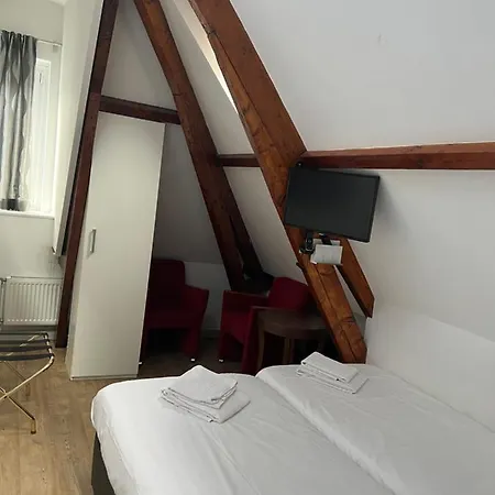 Max 2* Amszterdam